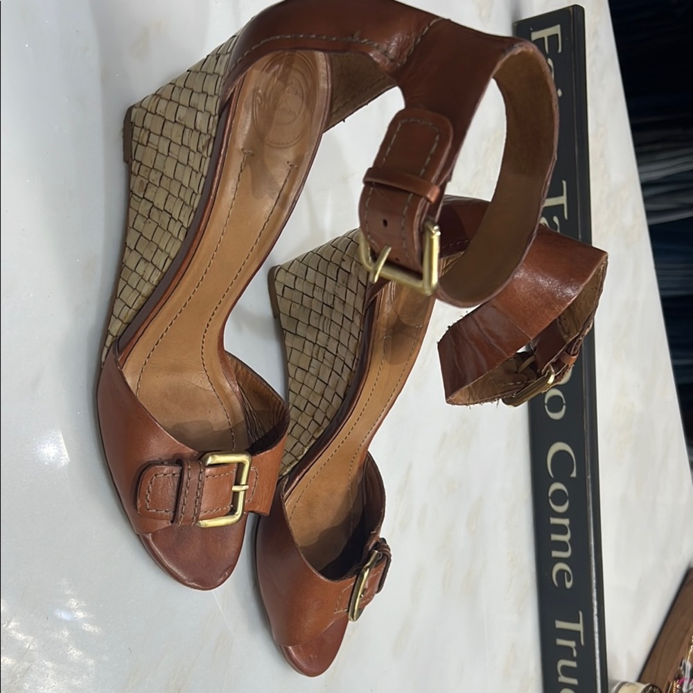 Zara Brown Tan Wedge Shoes with Textured Detail